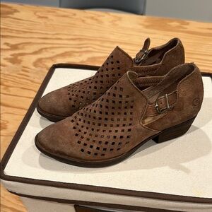 Born Brown Leather shoes  with Intricate Design, buckle , size 6